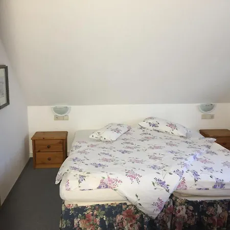 Elfenhof فندق اممنستاد ام بودينسي